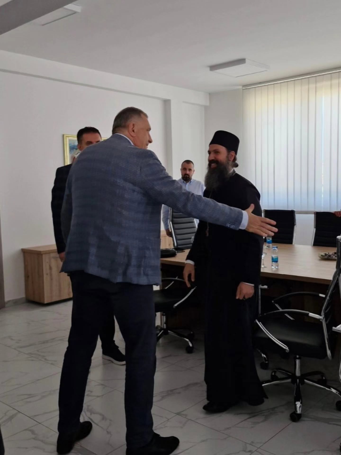 СВЈЕТЛОСТ ОБНОВЕ И РАДОСТ ЗАЈЕДНИШТВА: БЛАГОДАРНОСТ НА ПОДРШЦИ МИСИЈИ МАНАСТИРА СВЕТЕ ТРОЈИЦЕ У ОЗЕРКОВИЋИМА